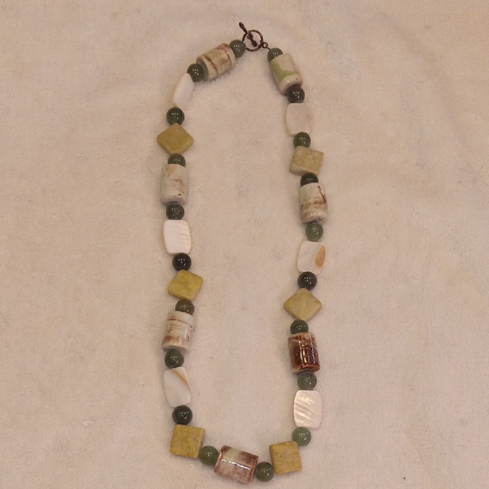 Artisan Handmade Deco Green and Cream Beaded Necklace - Picture 3 of 6